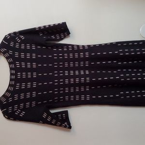 BLACK KNIT DRESS